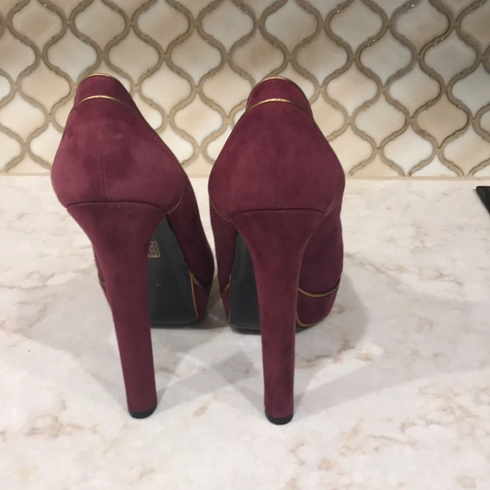 Gucci Heels - Picture 2 of 3
